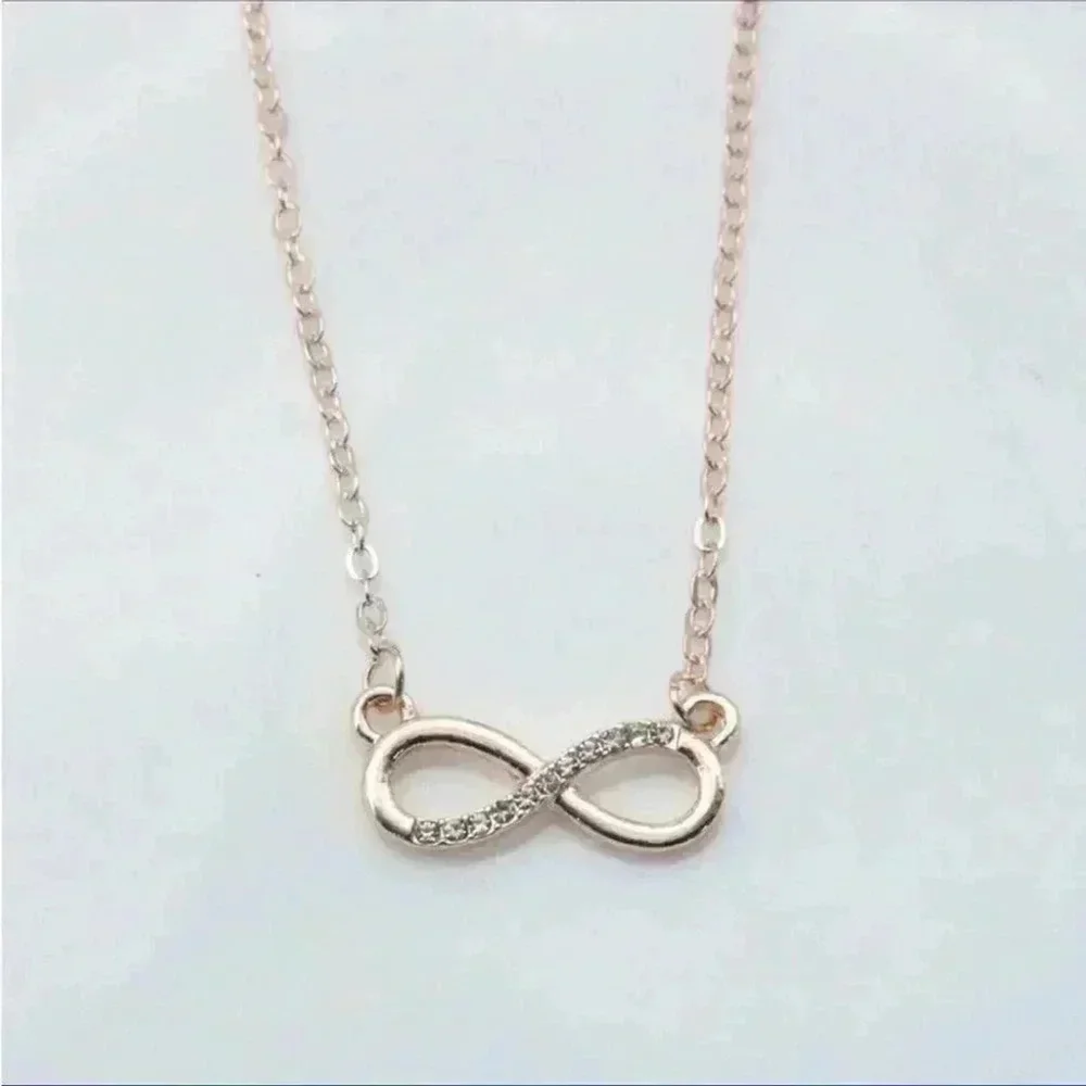 ⚠️Clearance Rose Gold Infinity Pendant Necklace - Picture 2 of 5